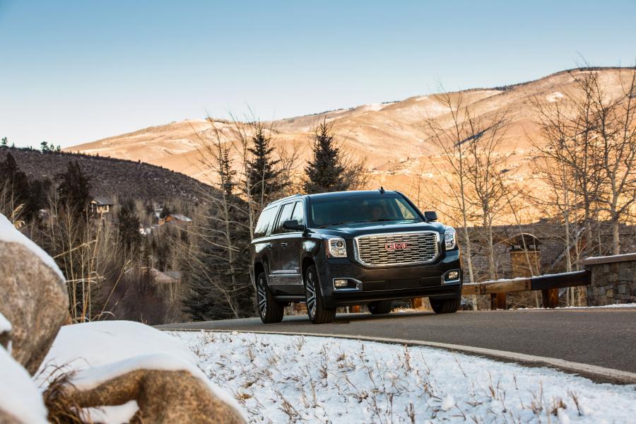  GMC Yukon XL Denali (GMTK2YG) 2017 года  (фото 2 из 5)